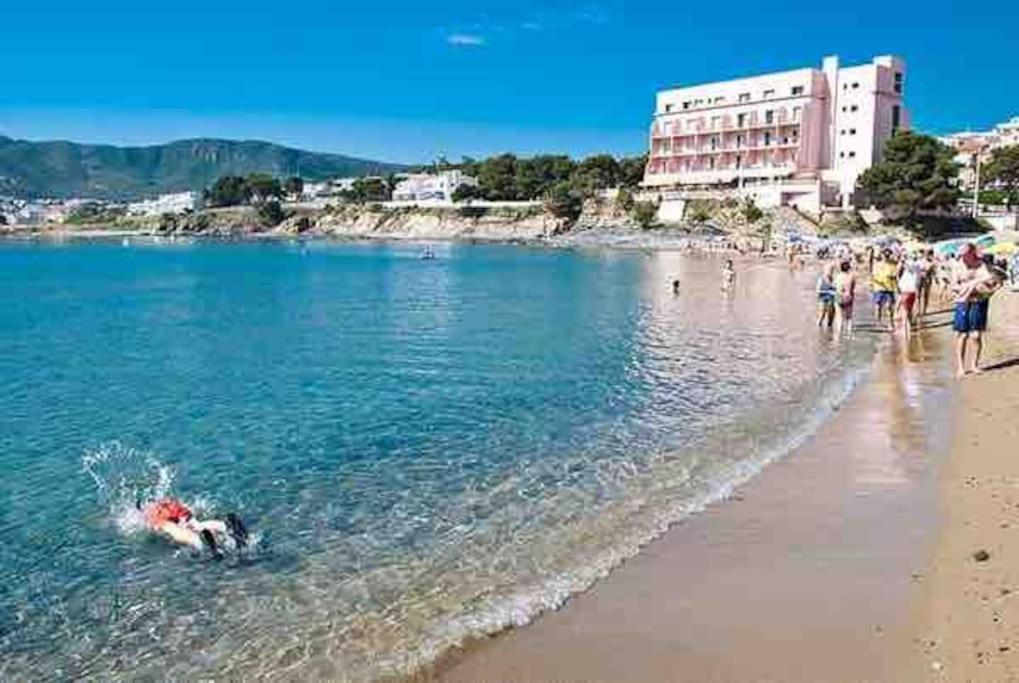 Apartamento Con Piscina En Льянсса Экстерьер фото